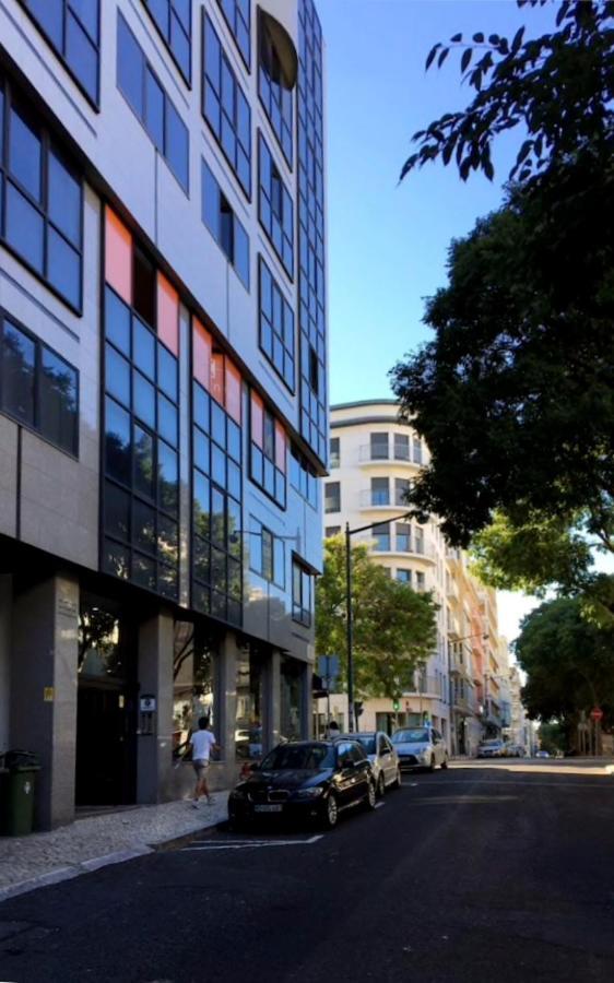 Gaze Out At The City In A Retro-Chic Getaway Lisbona Esterno foto