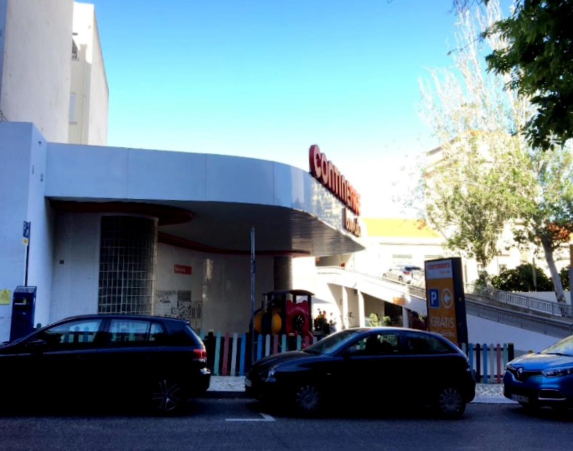 Gaze Out At The City In A Retro-Chic Getaway Lisbona Esterno foto