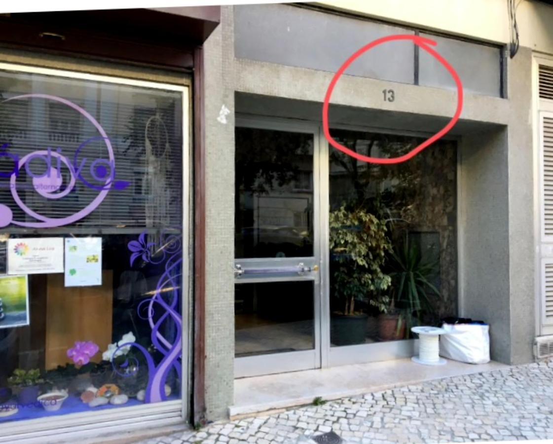 Gaze Out At The City In A Retro-Chic Getaway Lisbona Esterno foto