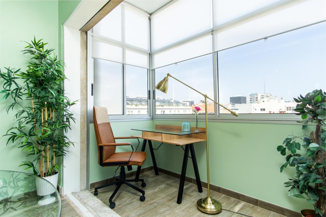 Gaze Out At The City In A Retro-Chic Getaway Lisbona Esterno foto