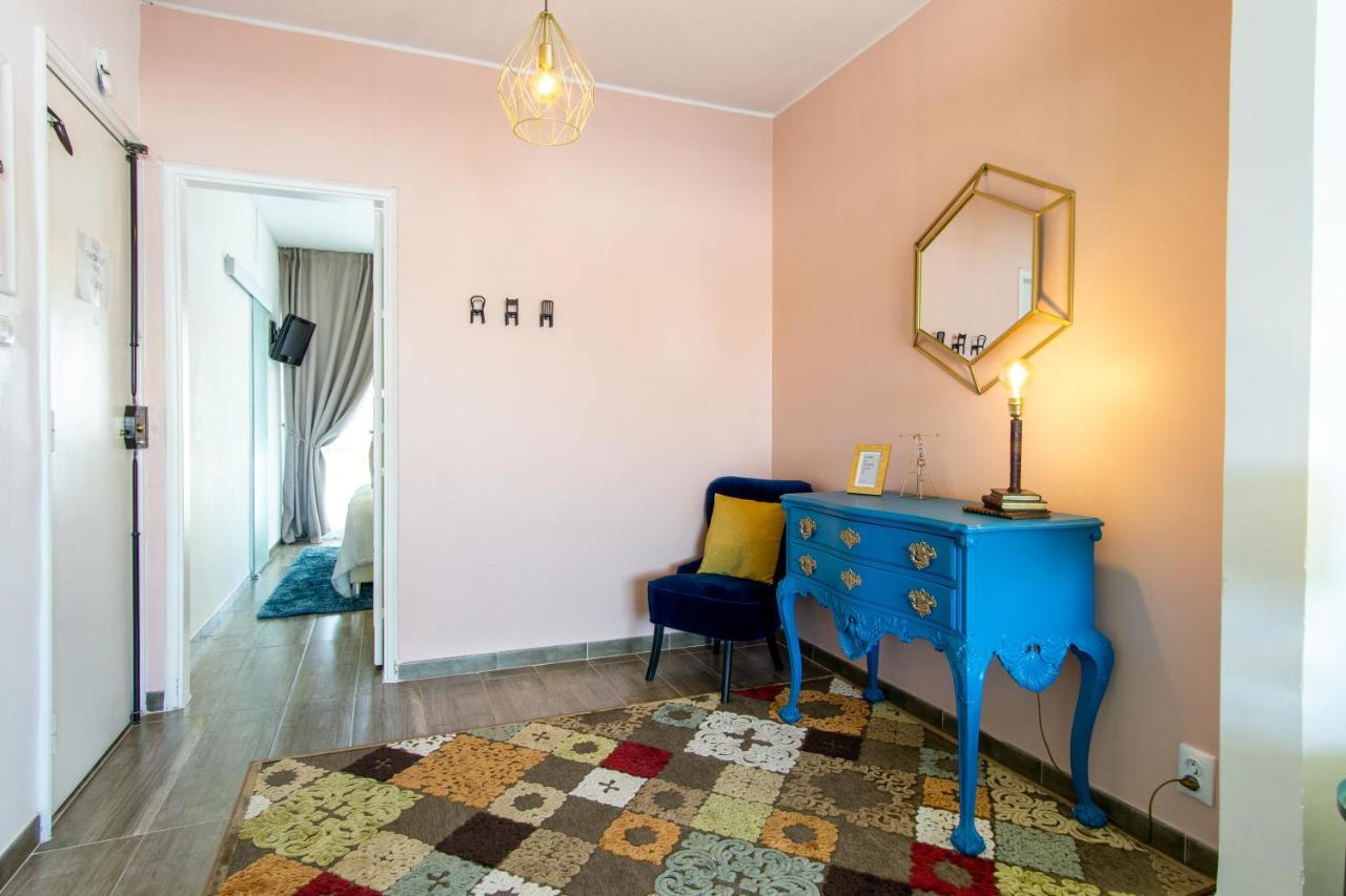 Gaze Out At The City In A Retro-Chic Getaway Lisbona Esterno foto