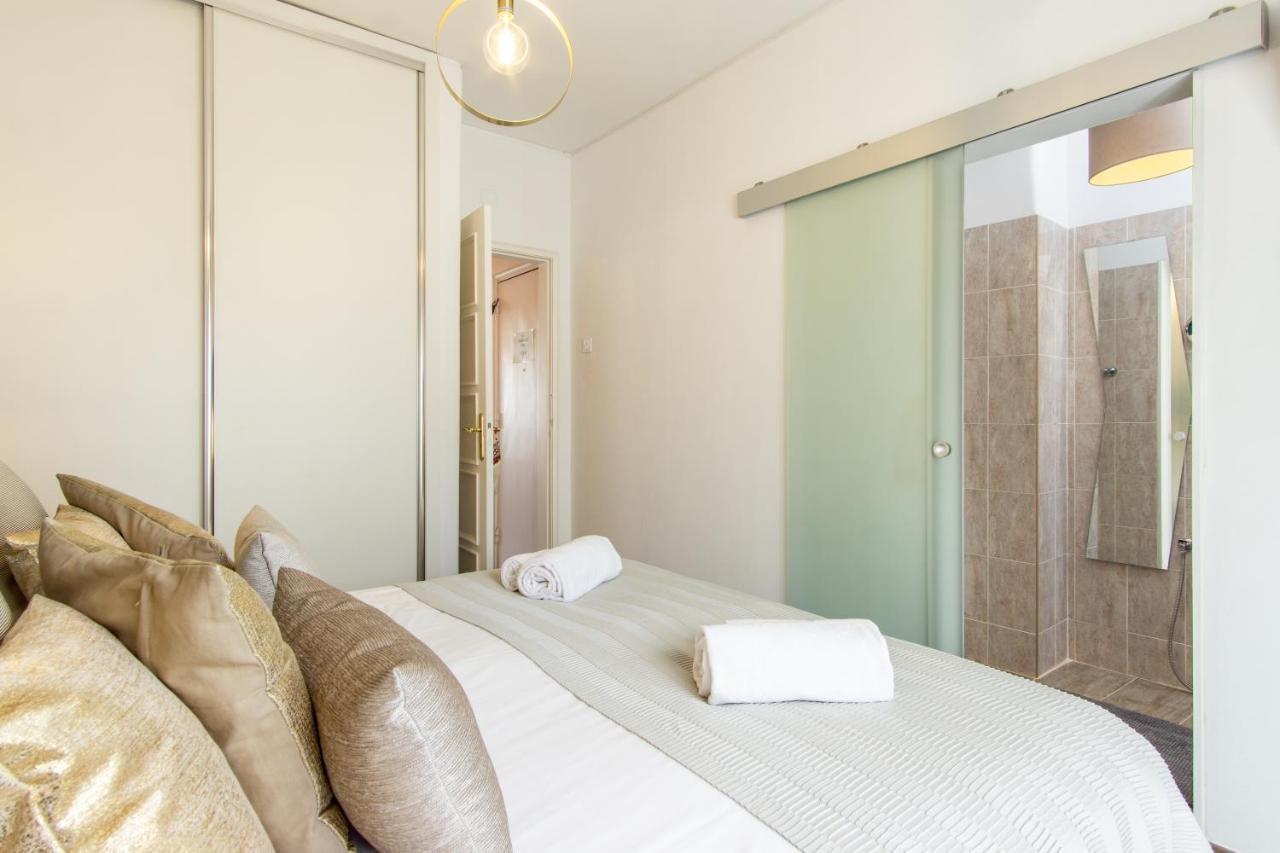 Gaze Out At The City In A Retro-Chic Getaway Lisbona Esterno foto